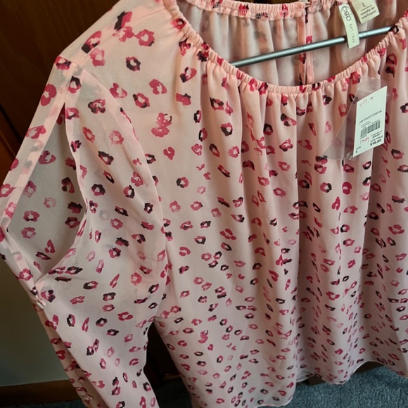 Lightweight long sleeve work top - Picture 2 of 3